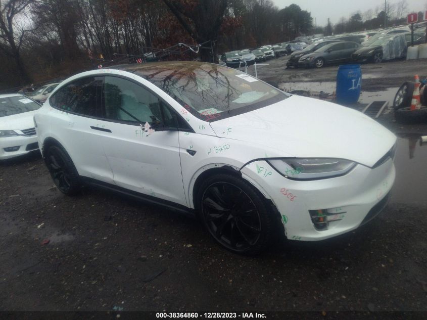 2018 Tesla Model X 100D/75D/P100D VIN: 5YJXCBE26JF102286 Lot: 38364860