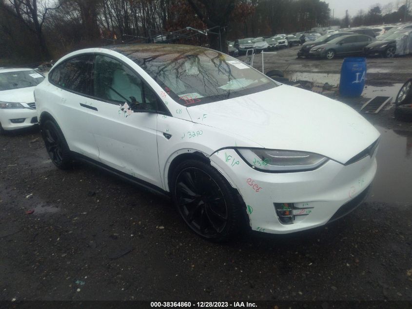 2018 Tesla Model X 100D/75D/P100D VIN: 5YJXCBE26JF102286 Lot: 38364860