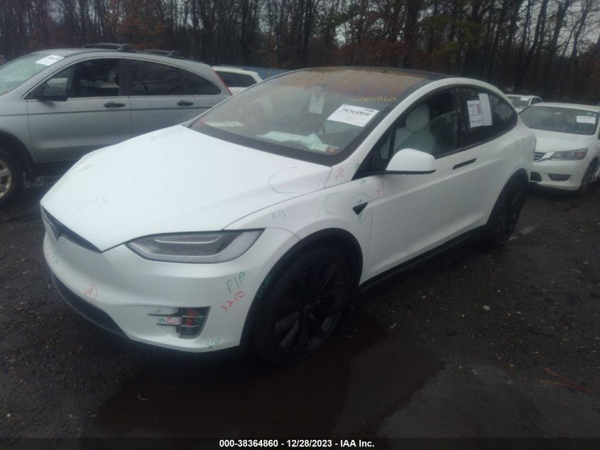 2018 Tesla Model X 100D/75D/P100D VIN: 5YJXCBE26JF102286 Lot: 38364860