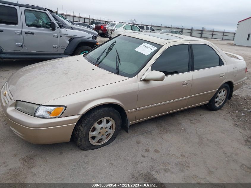 1999 Toyota Camry Le VIN: JT2BG22KXX0271987 Lot: 38364954