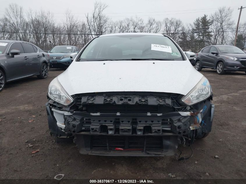 1FADP3F22JL251261 2018 Ford Focus Se