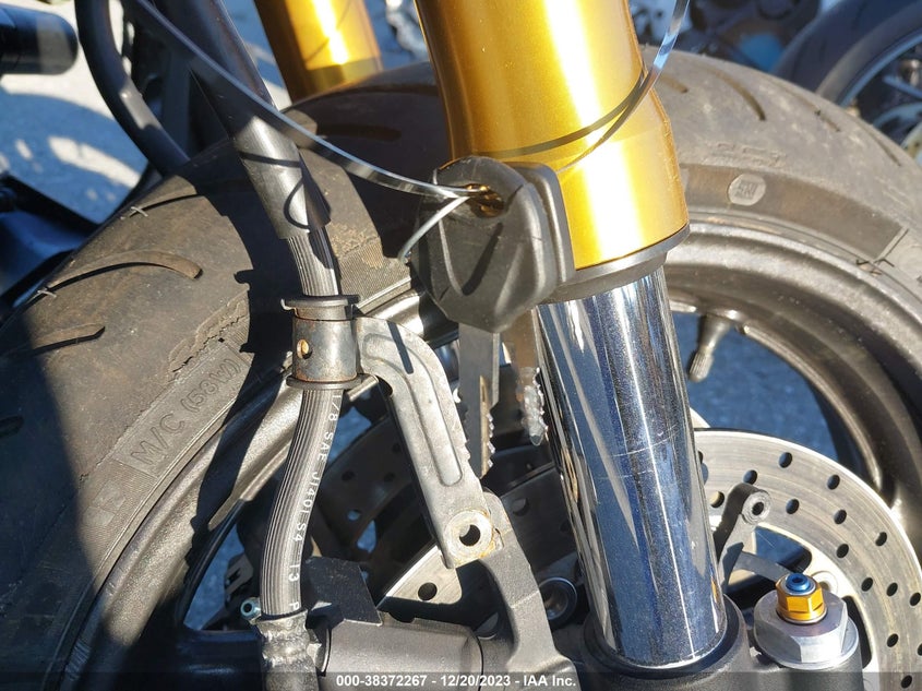 2009 Yamaha Yzfr6 VIN: JYARJ16E69A011813 Lot: 38372267