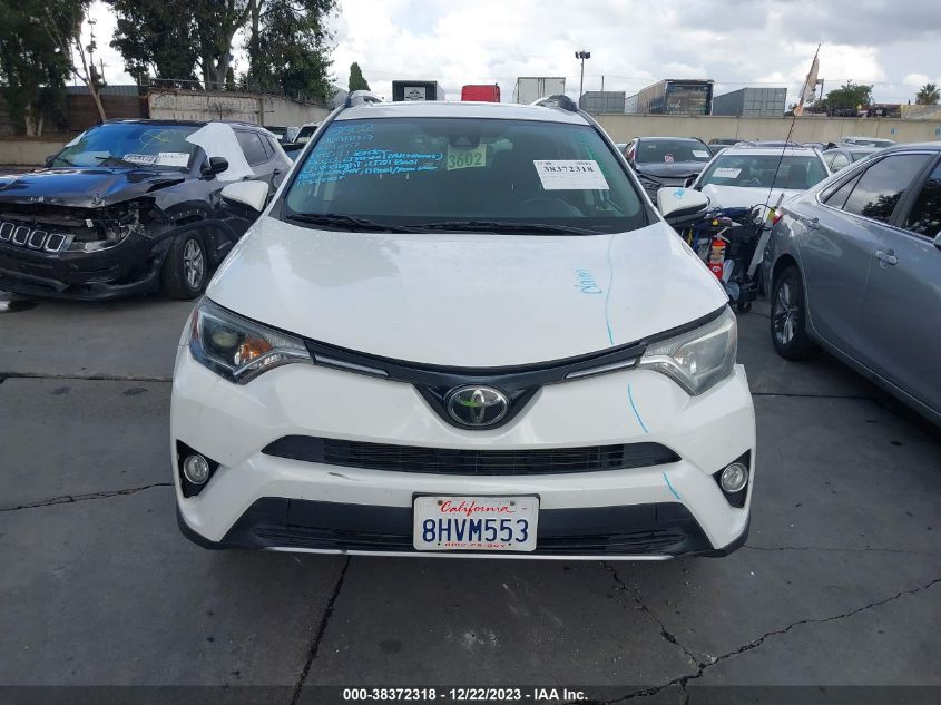 2T3WFREV8JW412617 2018 Toyota Rav4 Xle