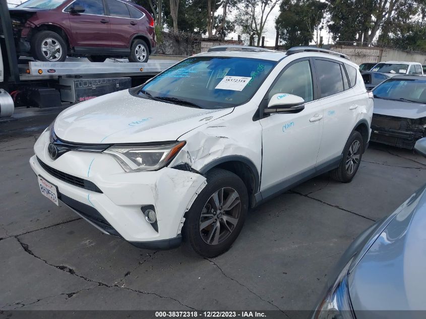 2T3WFREV8JW412617 2018 Toyota Rav4 Xle