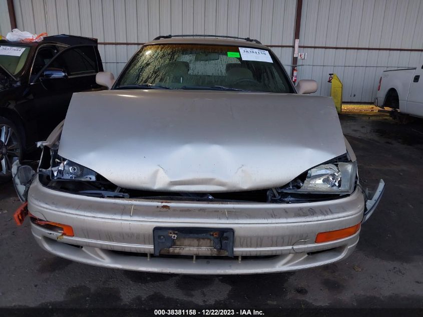 1993 Toyota Camry Le VIN: 4T1SK12W7PU227243 Lot: 38381158