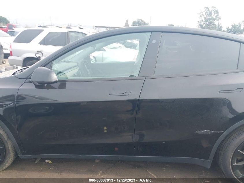 2021 Tesla Model Y VIN: 5YJYGDEE0MF067649 Lot: 38387013