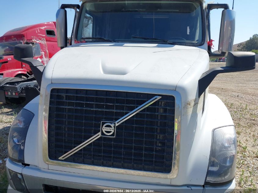 2015 Volvo Vn Vnl VIN: 4V4NC9EJXFN190019 Lot: 38387654