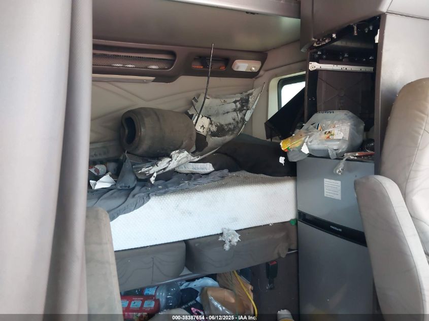 2015 Volvo Vn Vnl VIN: 4V4NC9EJXFN190019 Lot: 38387654