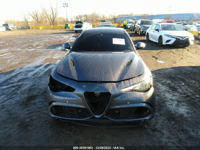 2017 Alfa Romeo Giulia Quadrifoglio Rwd VIN: ZARFAEAV2H7558018 Lot: 38391063