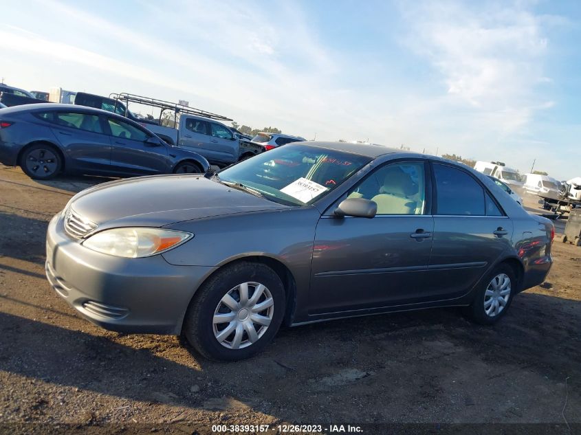 2002 Toyota Camry Le VIN: 4T1BE30K72U565270 Lot: 38393157