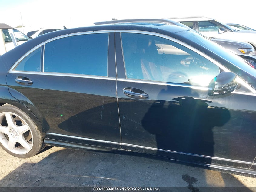 2013 MERCEDES-BENZ S 550 WDDNG7DB1DA520963