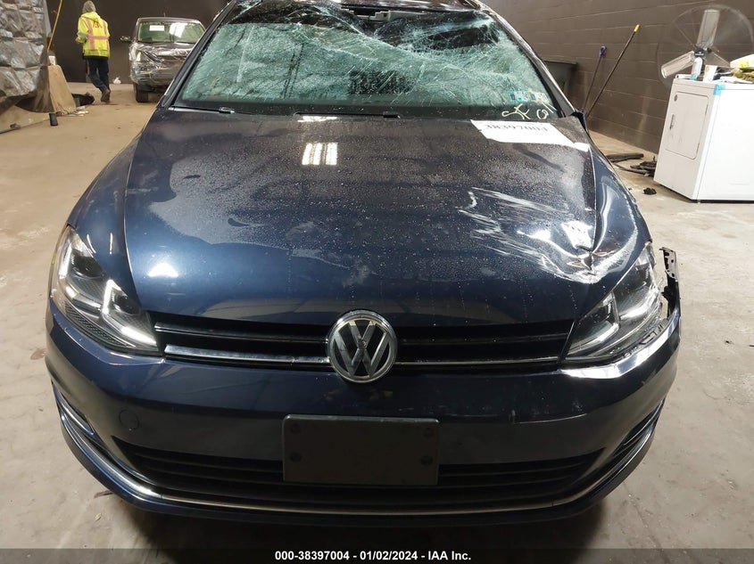 2016 VOLKSWAGEN GOLF SPORTWAGEN TSI SE 4-DOOR - 3VWC17AUXGM519162