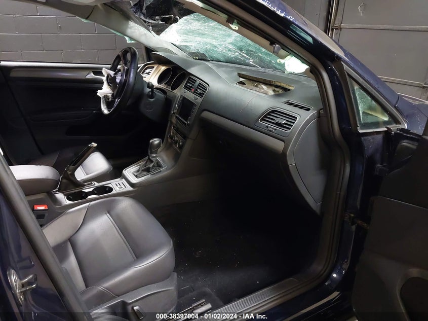 2016 VOLKSWAGEN GOLF SPORTWAGEN TSI SE 4-DOOR - 3VWC17AUXGM519162