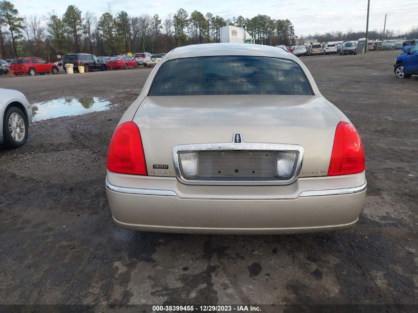 2007 Lincoln Town Car Signature VIN: 1LNHM81V57Y621984 Lot: 38399455