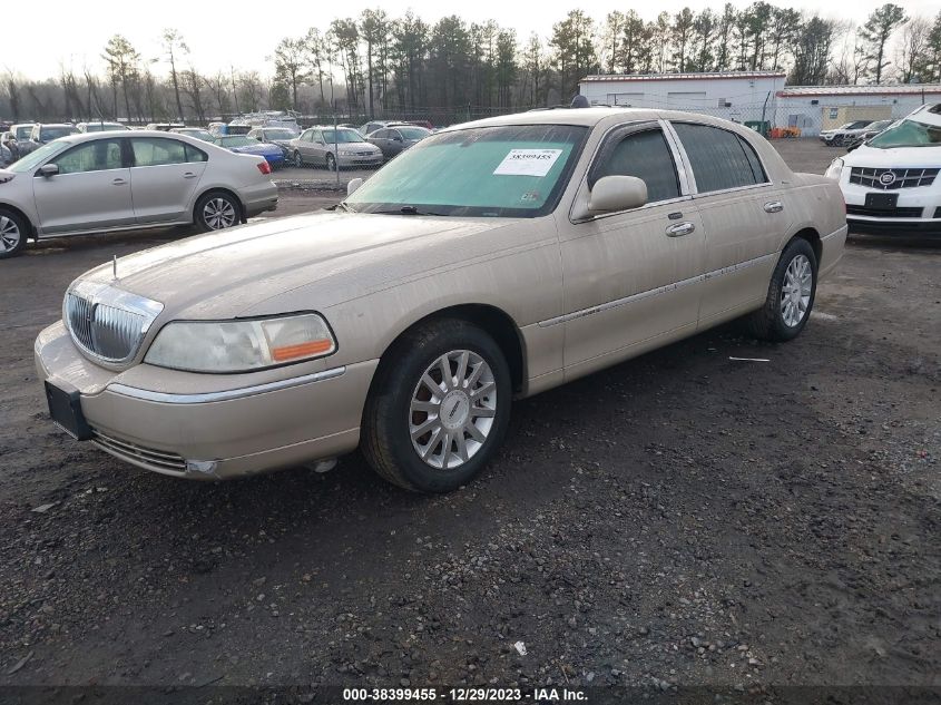 2007 Lincoln Town Car Signature VIN: 1LNHM81V57Y621984 Lot: 38399455