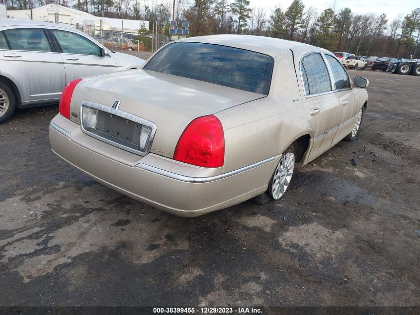 2007 Lincoln Town Car Signature VIN: 1LNHM81V57Y621984 Lot: 38399455