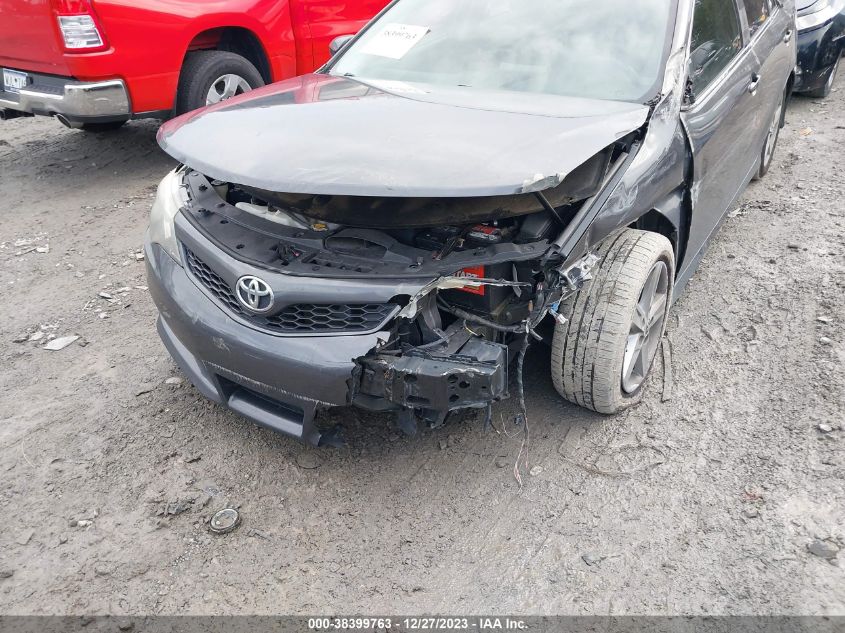 4T1BF1FK5DU646196 2013 Toyota Camry Se