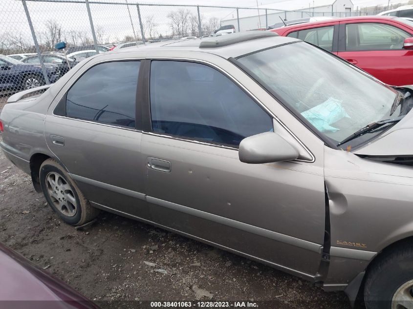 2000 Toyota Camry Le VIN: 4T1BG22K6YU647405 Lot: 38401063