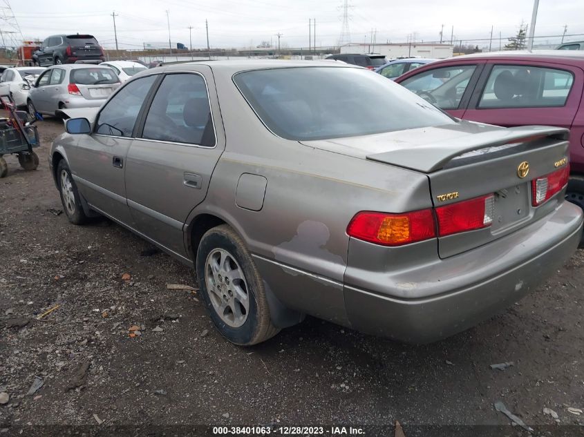 2000 Toyota Camry Le VIN: 4T1BG22K6YU647405 Lot: 38401063