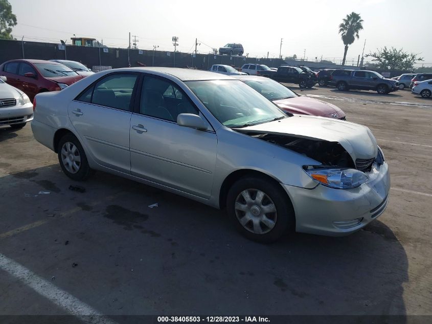 2004 Toyota Camry Le VIN: 4T1BE32K44U889826 Lot: 38405503