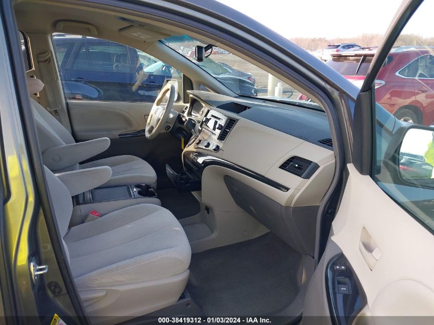 5TDKK3DC0CS180557 2012 Toyota Sienna Le V6 8 Passenger