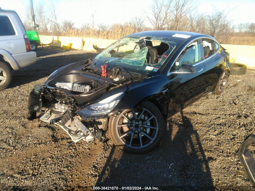 Image 2 of 2019 Tesla Model 3  salvage vehicle - Lot #38421870 at IAAI
