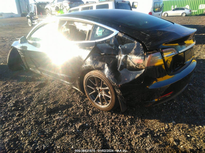 Image 3 of 2019 Tesla Model 3  salvage vehicle - Lot #38421870 at IAAI
