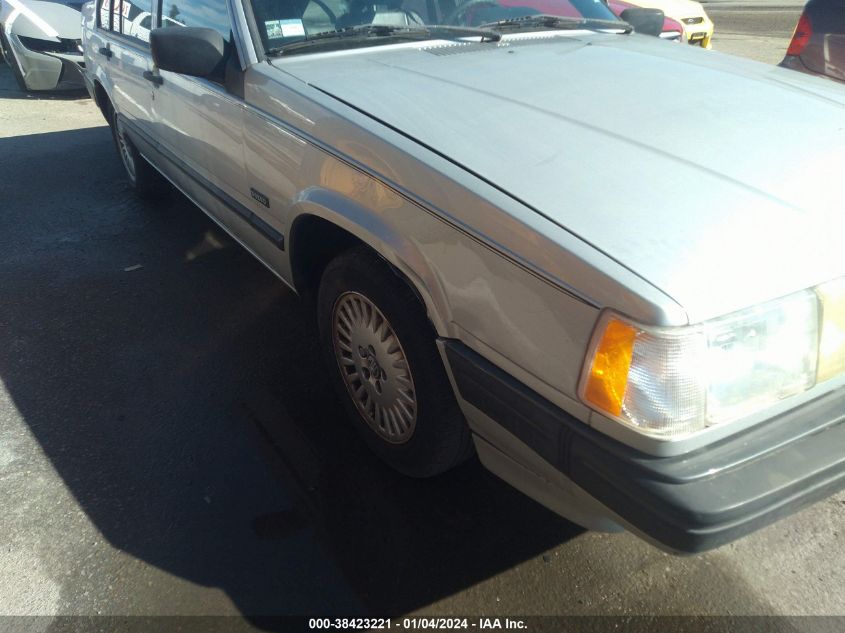 1992 Volvo 740 VIN: YV1FW8838N2354733 Lot: 40612065