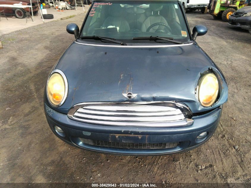 2010 Mini Cooper VIN: WMWMR3C56ATZ19417 Lot: 38429543