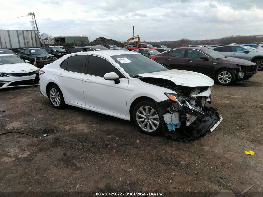 4T1B11HK3KU815933 2019 Toyota Camry Le