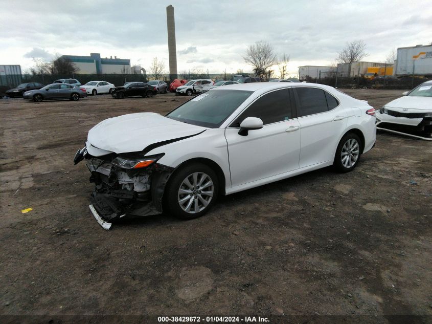 4T1B11HK3KU815933 2019 Toyota Camry Le