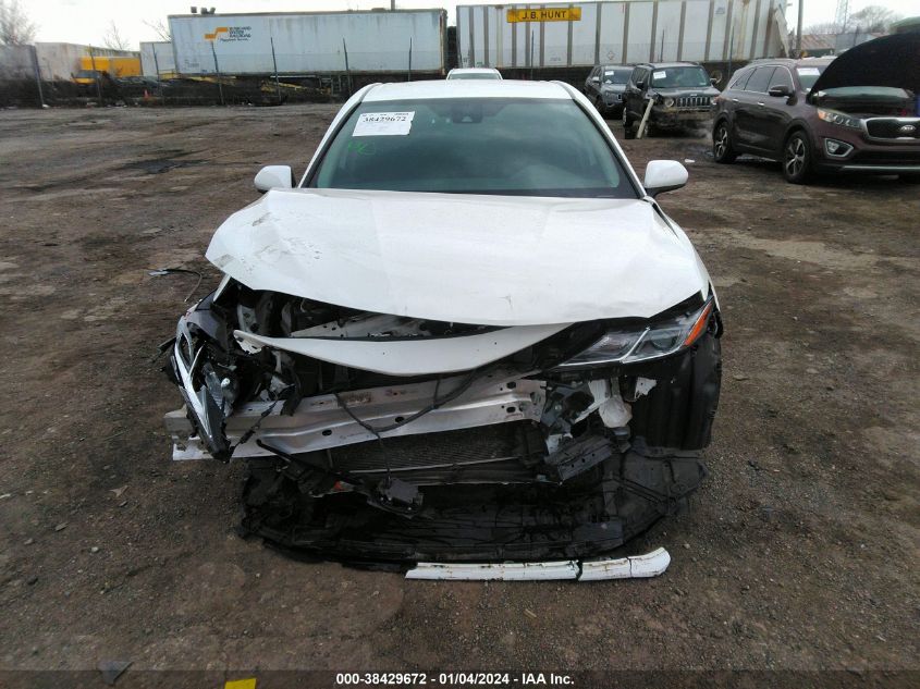 4T1B11HK3KU815933 2019 Toyota Camry Le