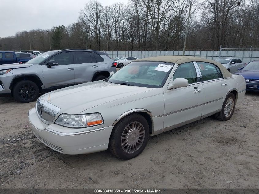 2006 Lincoln Town Car Designer Series VIN: 1LNHM83V66Y648882 Lot: 38430359