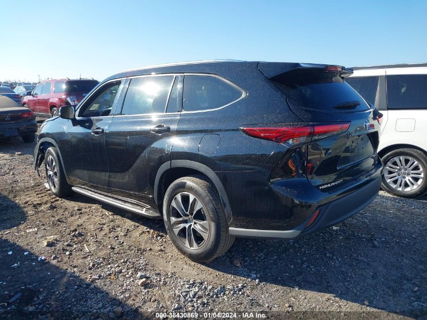 5TDGZRAH9MS059211 2021 Toyota Highlander Xle