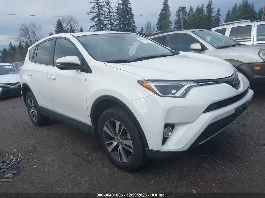 JTMWFREV3JD130995 2018 Toyota Rav4 Xle