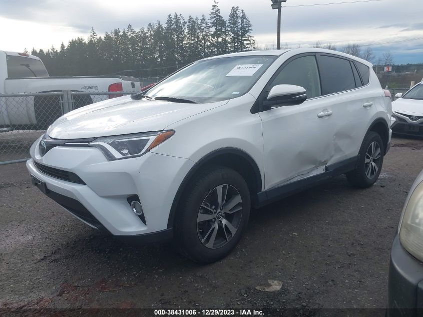 JTMWFREV3JD130995 2018 Toyota Rav4 Xle