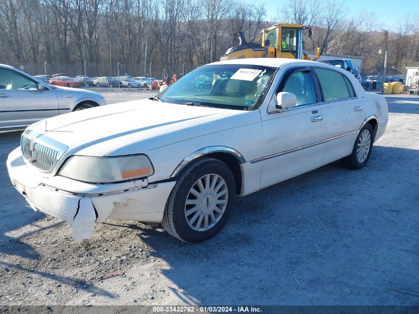 2003 Lincoln Town Car Executive VIN: 1LNHM81W73Y608656 Lot: 38432762