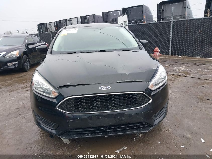 1FADP3E22JL322119 2018 Ford Focus S