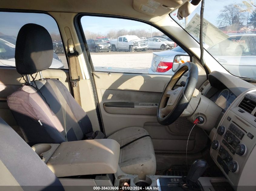 1FMCU0DG8BKA31928 2011 Ford Escape Xlt