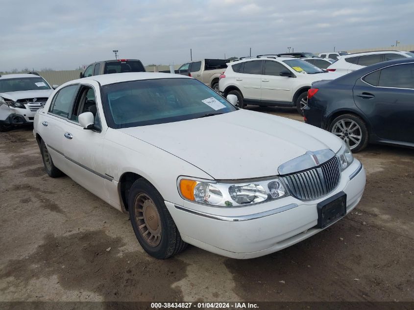 2001 Lincoln Town Car Executive VIN: 1LNHM81W21Y720052 Lot: 38434827