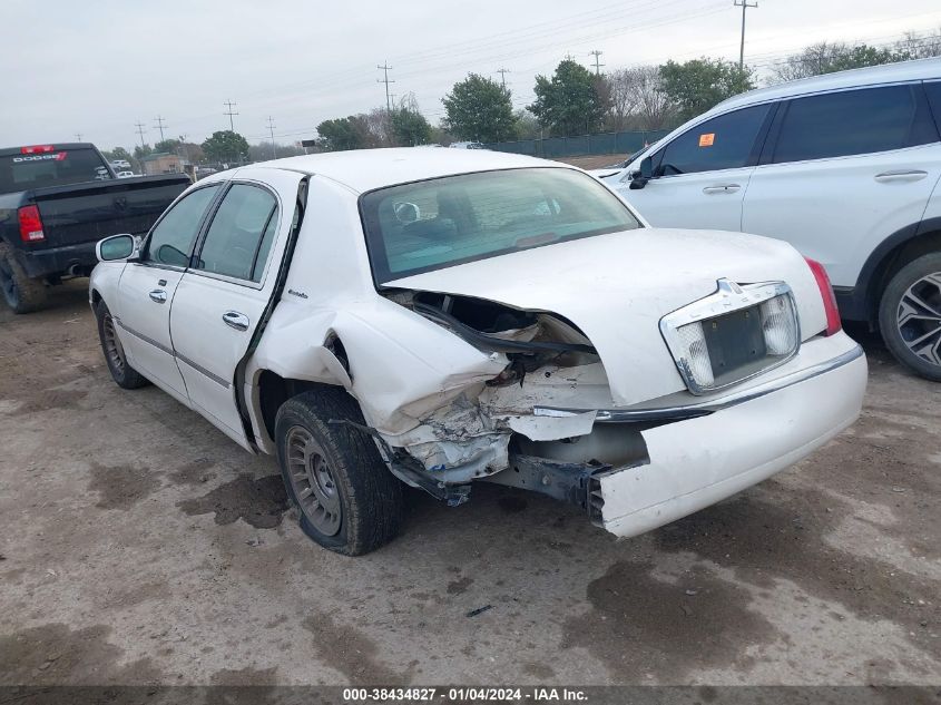 2001 Lincoln Town Car Executive VIN: 1LNHM81W21Y720052 Lot: 38434827