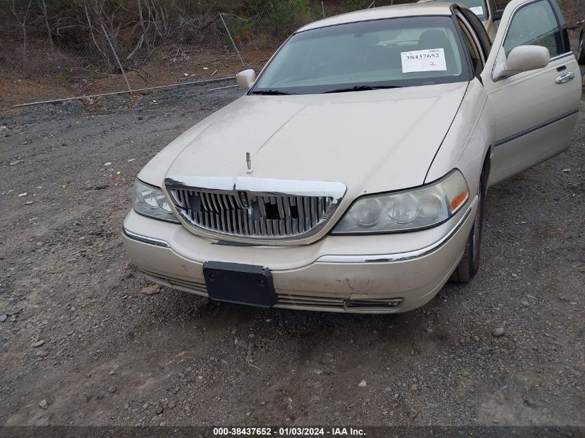 2003 Lincoln Town Car Cartier/Cartier Premium VIN: 1LNHM83W43Y636587 Lot: 38437652