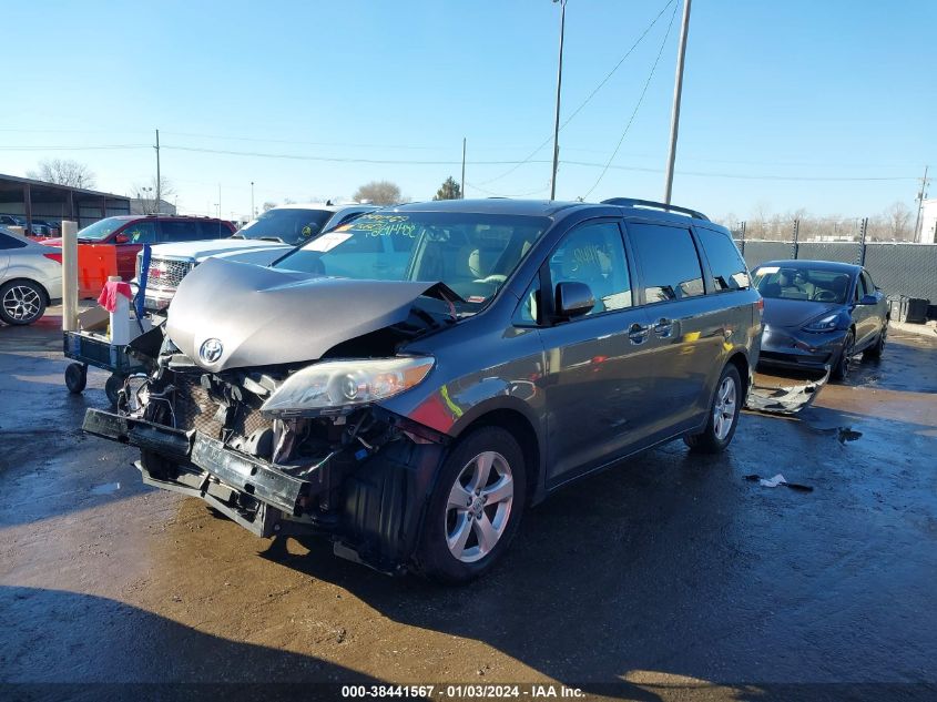 5TDKK3DC2DS362990 2013 Toyota Sienna Le V6 8 Passenger