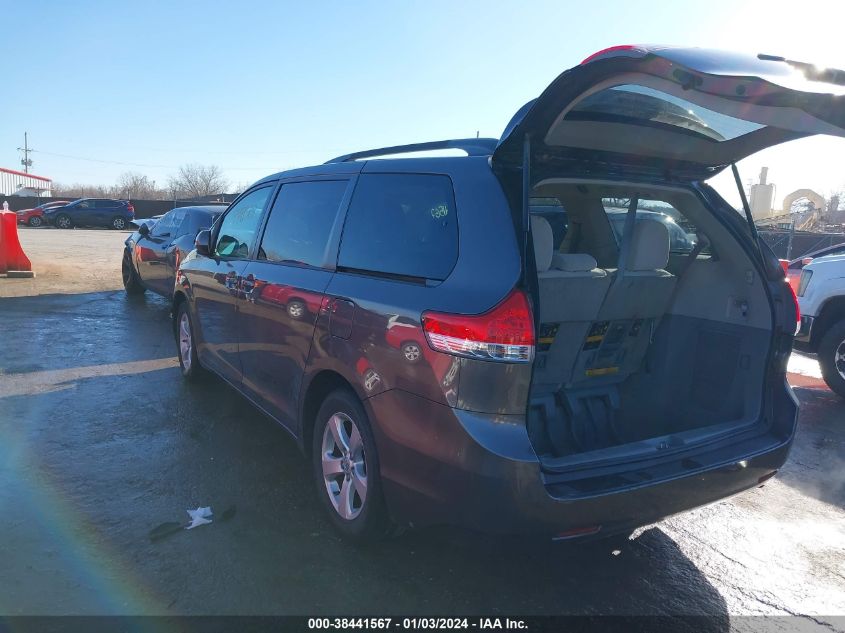 5TDKK3DC2DS362990 2013 Toyota Sienna Le V6 8 Passenger