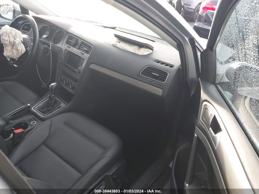 2015 VOLKSWAGEN GOLF SPORTWAGEN TDI S 4-DOOR - 3VWCA7AU2FM514813