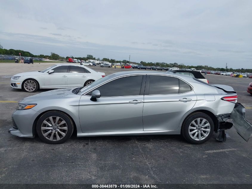 4T1B11HK8JU112441 2018 Toyota Camry Le