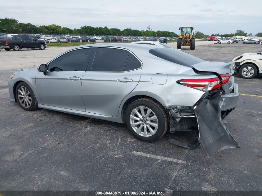 2018 Toyota Camry Le VIN: 4T1B11HK8JU112441 Lot: 38443879