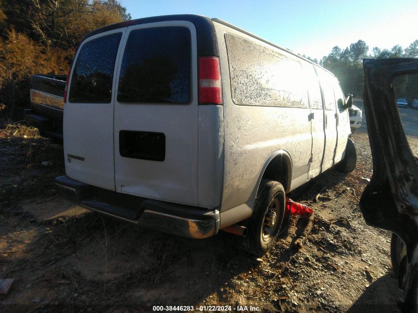 VIN 1GAZGPFG7J1309713 2018 Chevrolet Express 3500, LT no.4