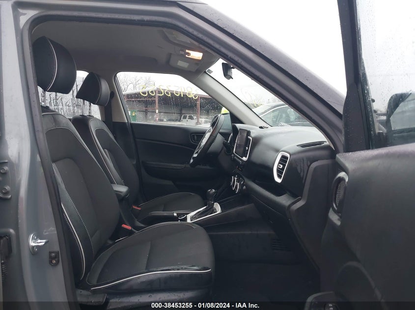 2023 Hyundai Venue Limited VIN: KMHRC8A30PU223451 Lot: 38453255