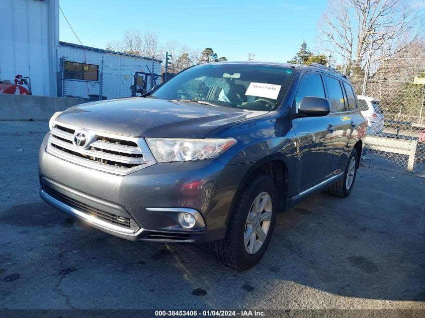 2011 Toyota Highlander Base V6 VIN: 5TDBK3EH2BS055889 Lot: 38453408